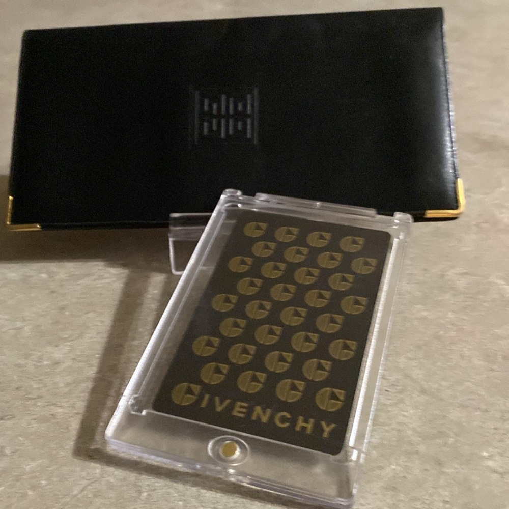Givenchy Authentic Vin. Blk Leather Bi-fold Wallet & RARE playing card